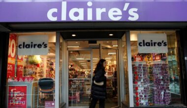 Claire's jewelry chain explores potential sale amid tariff challenges