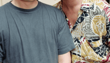 May I just say, what a smashing blouse Rik has on.