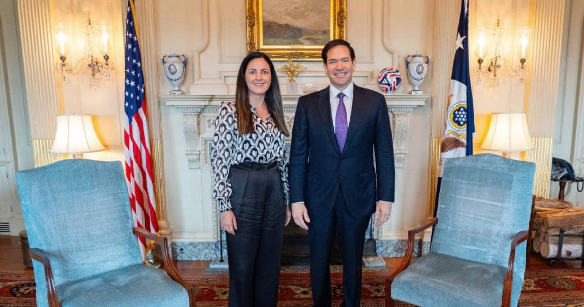Marco Rubio congratulates Rosa María Payá after being elected commissioner at the IACHR