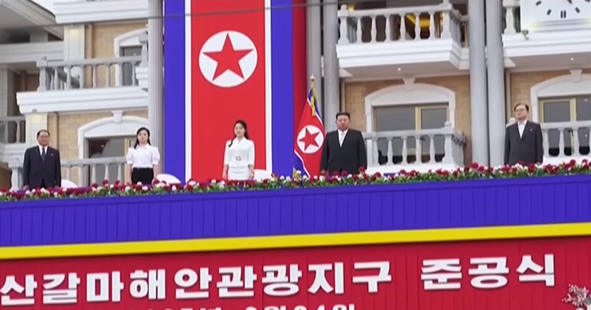 Kim Jong-un reappears with his wife at the inauguration of North Korea's "Benidorm."