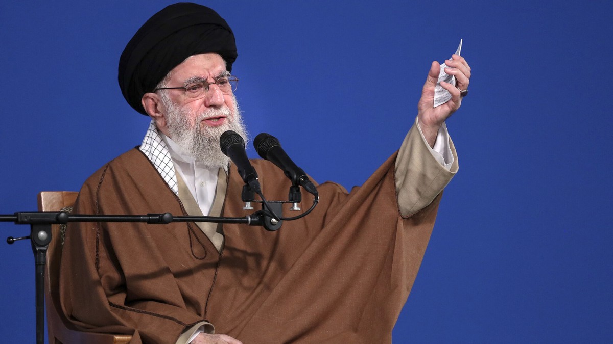 Iranischer Geistlicher droht Trump indirekt mit dem Tod