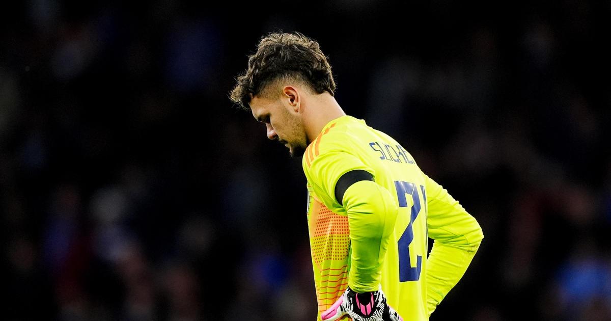Iceland keeper tells Scotland rookie how to bounce back from errors