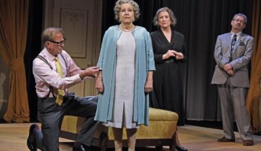 See showbiz royalty as the Royal Family in poignant new play