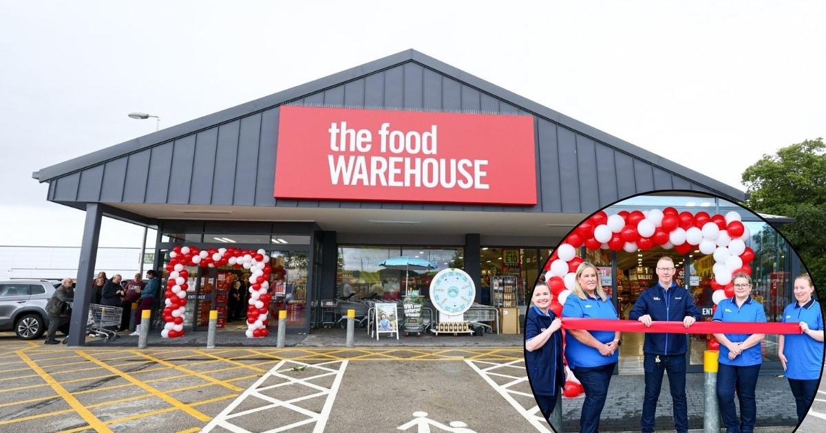 Iceland Food Warehouse store opens its doors in Deeside