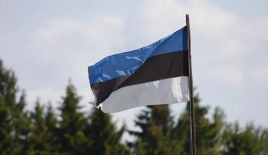 Võidupühal ja jaanipäeval lehvivad Eesti lipud