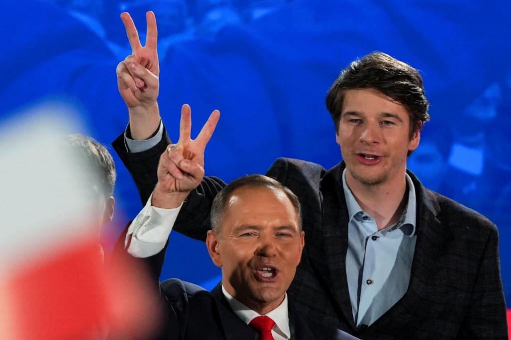 V Poľsku vyhral prezidentské voľby krajne pravicoví kandidát Nawrocki