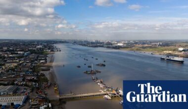 Ministers set out plans to spend £725bn on UK infrastructure over 10 years