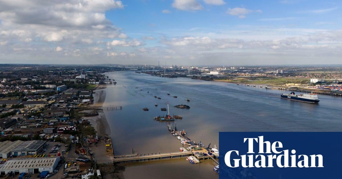 Ministers set out plans to spend £725bn on UK infrastructure over 10 years