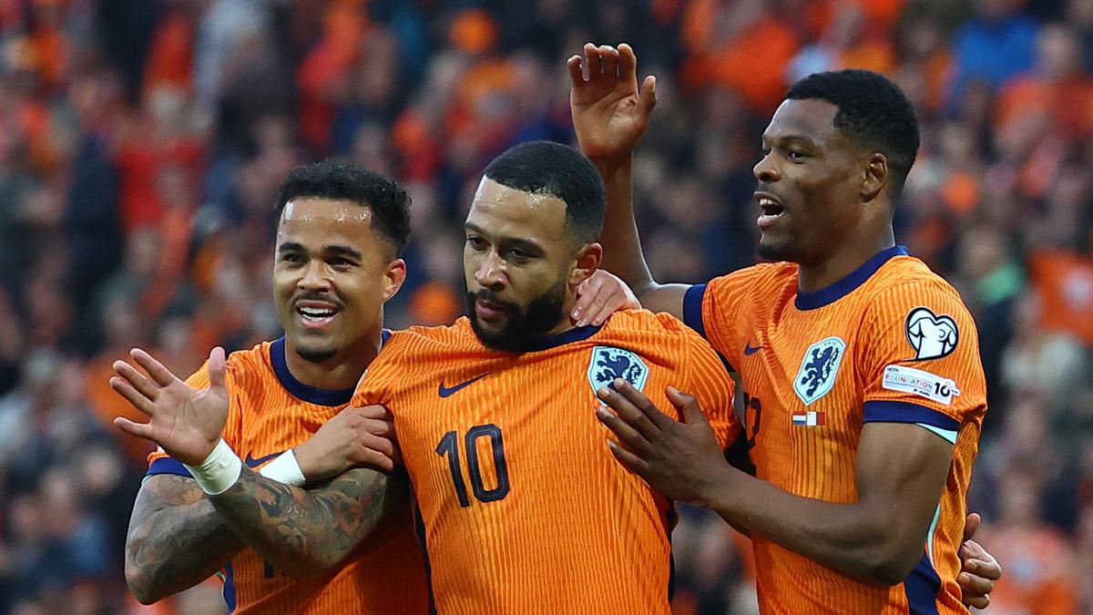 Depay becomes joint-highest goalscorer for Netherlands, scored twice in 8-0 win vs Malta