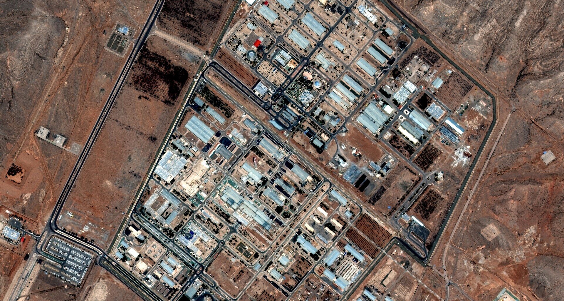 Israel strikes Iran’s Isfahan nuclear site, buildings on fire in Tel Aviv | Israel-Iran conflict News