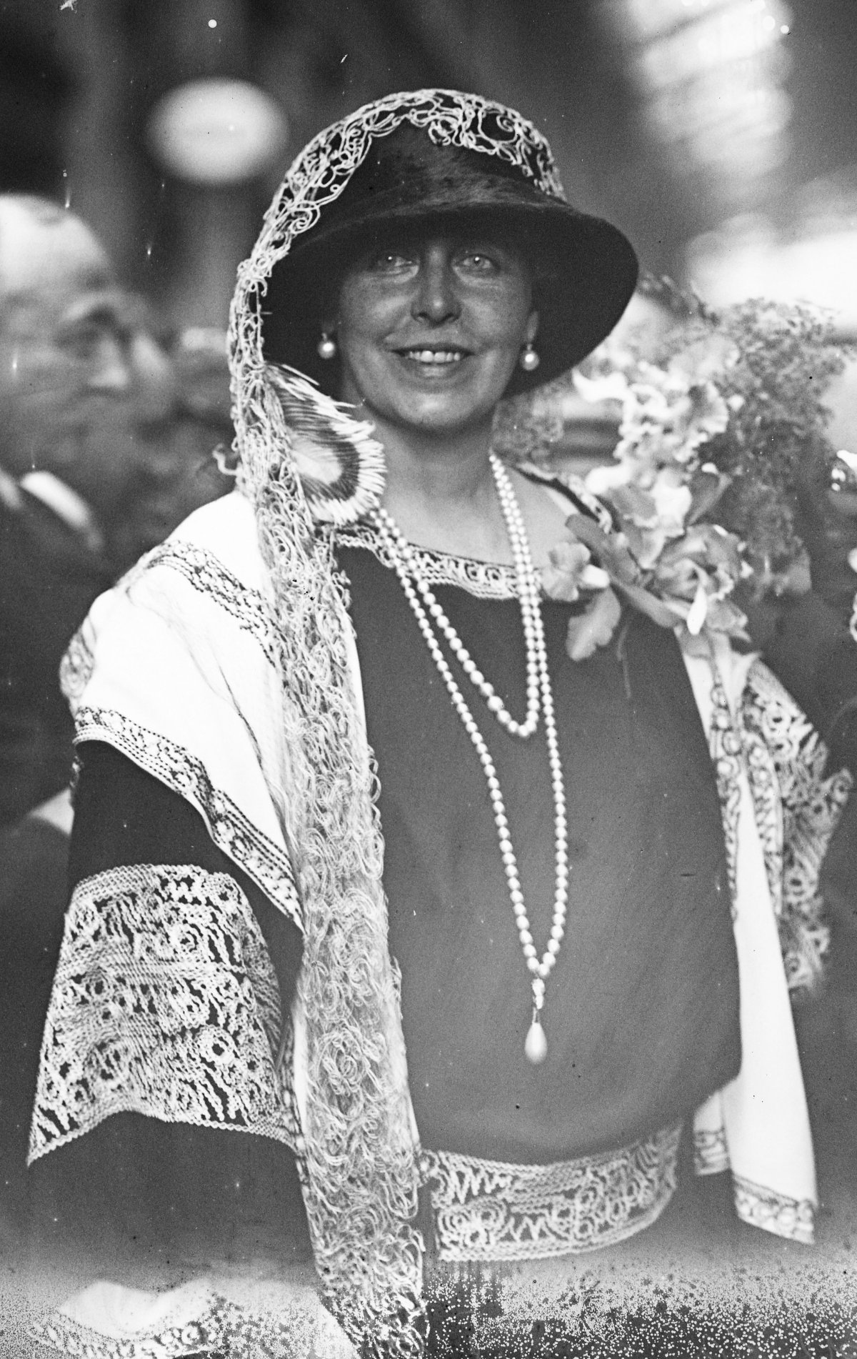 Queen Marie of Romania is pictured at the Gare de Lyon in Paris, September 1921 (Bibliothèque nationale de France)