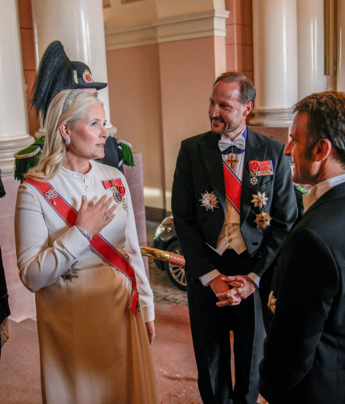 The Crown Prince and Crown Princess of Norway welcome the President of France to a gala dinner at the Royal Palace in Oslo on June 23, 2025 (Stian Lysberg Solum/NTB/Alamy)