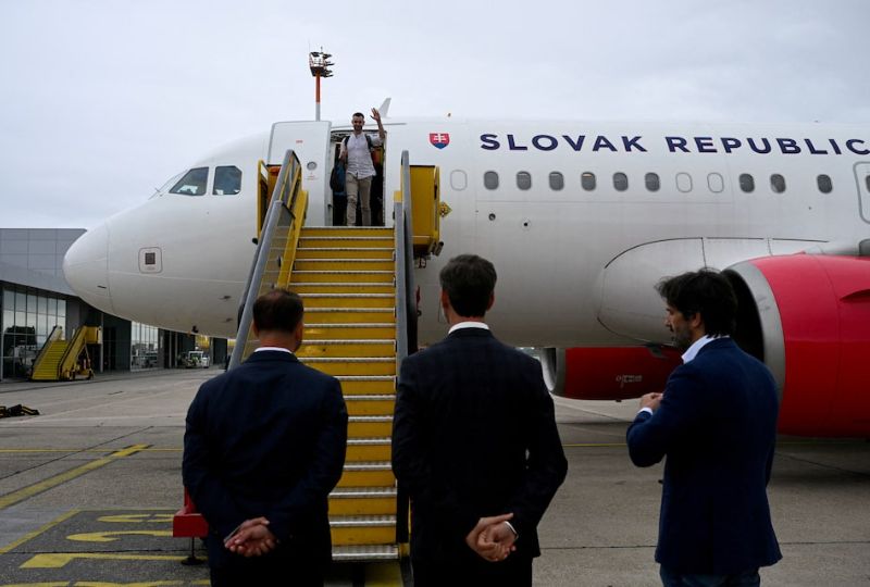 Evacuees from Israel arrive in Slovakia and Czech Republic