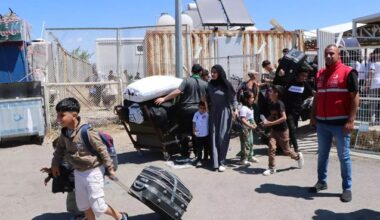 Syrian refugees in Türkiye cross border to spend Eid at home