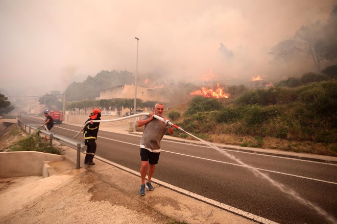 Požar v Pisku. FOTO: Ivo Cagalj/pixsell