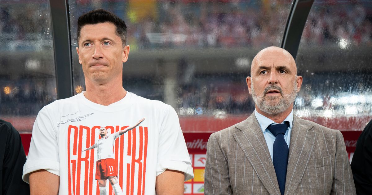 ‘Never fight with your best player’ – Ronald Koeman offers Poland advice on Robert Lewandowski