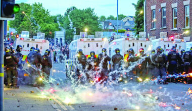 Migrants flee N Ireland unrest