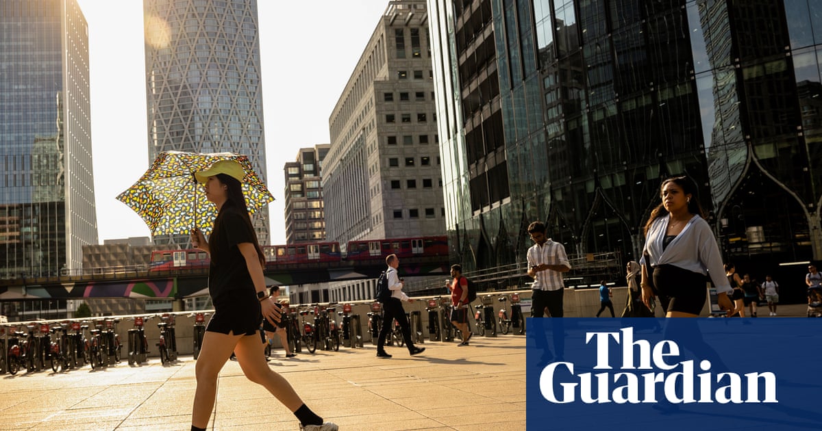 UK schools and offices not equipped for impact of global heating, report warns | Climate crisis