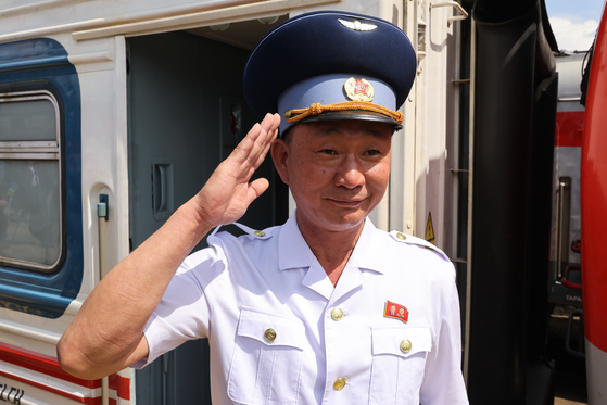 The Pyongyang-Moscow passenger train arrives at the Yaroslavsky railway station on June 25. The train service between Pyongyang and Moscow has resumed after a five-year suspension due to the Covid-19 pandemic. [TASS/YONHAP]