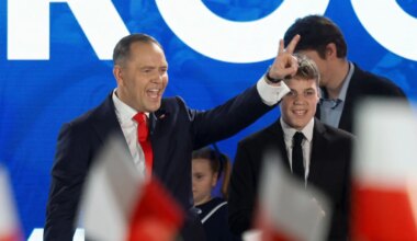 Präsidentschaftswahl in Polen: Rechtsnationaler Nawrocki siegt in Stichwahl - Politik