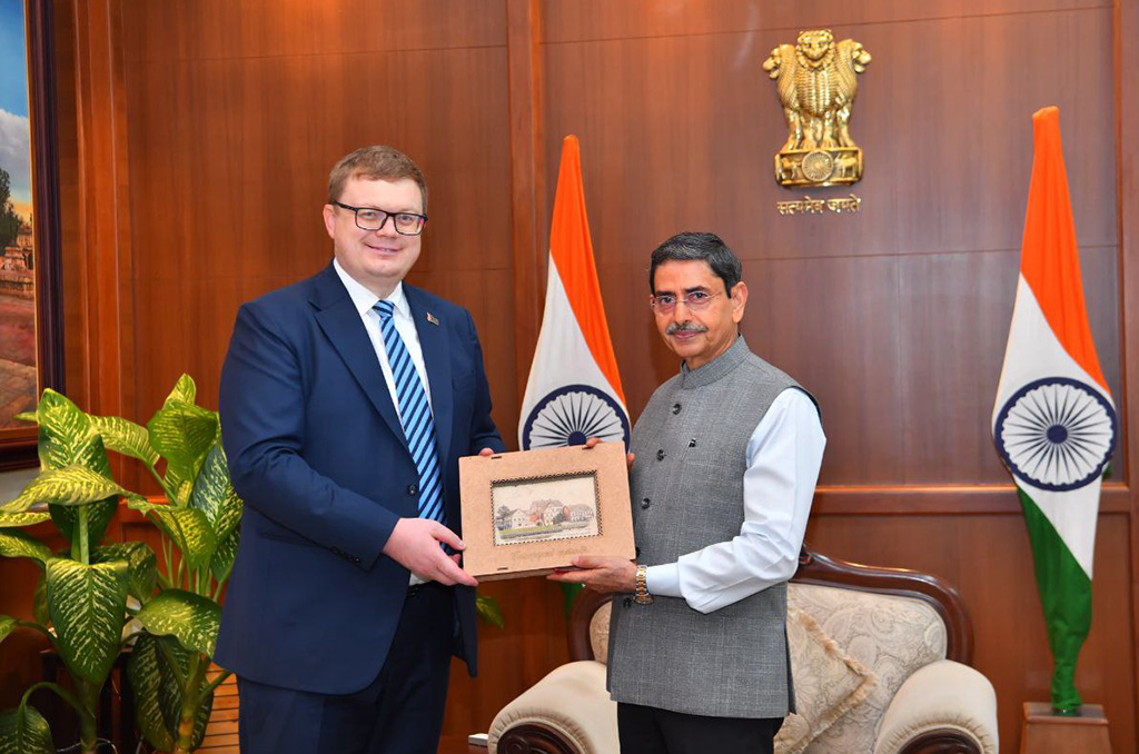 Consul General of Belarus in Mumbai A.Matsukou meets with the Governor of the State of Tamil Nadu (India) 
