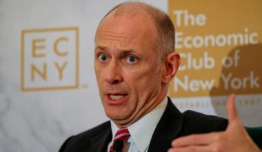 'Shadow' Fed chief would not influence policy debate, Goolsbee tells CNBC