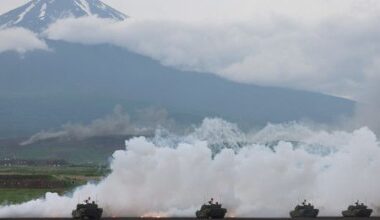 Japan GSDF Conducts Large-Scale Live-Fire Exercise