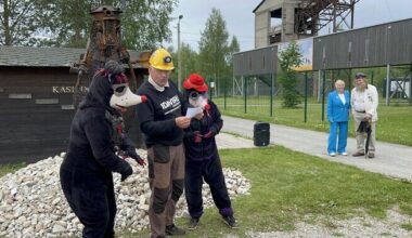 Kaevandusmuuseumisse näitab nüüd teed vanarauast tehtud mullamutt Hubert | Eesti