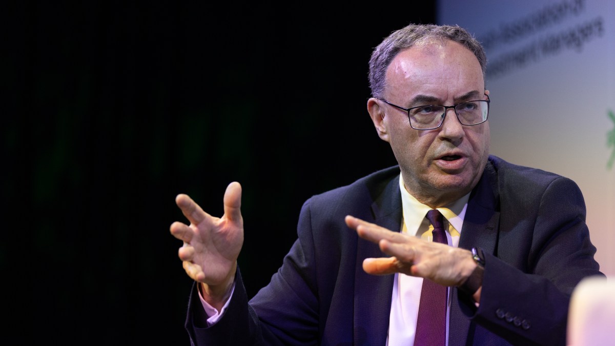 Bank of England governor defends QE policy against Reform claims