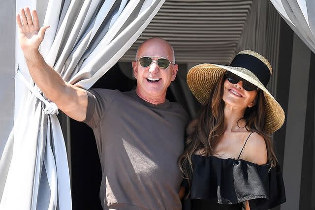 COBRA TEAM / BACKGRID Jeff Bezos and Lauren Sanchez