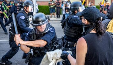 Brutalo-Diktator Putin lässt Proteste gewaltsam niederschla… halt nein! Entwarnung! Ist nur unser guter Freund, die USA