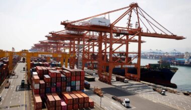 EU and US officials to meet as trade war ramps up