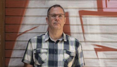 ¿Os gustan los festivales? ¿Sabéis lo que hay detrás de ellos? Pues Nando Cruz, periodista y autor de libros como "Macrofestivales: el agujero negro de la música" y "Pequeño Circo" hará un AMA en r/independentspain el 17 de junio. Si os interesa el tema, os recomiendo encarecidamente que os paséis!
