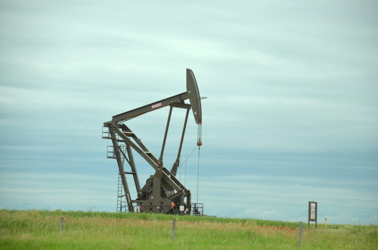 April oil production in ND declines while natural gas up | News, Sports, Jobs