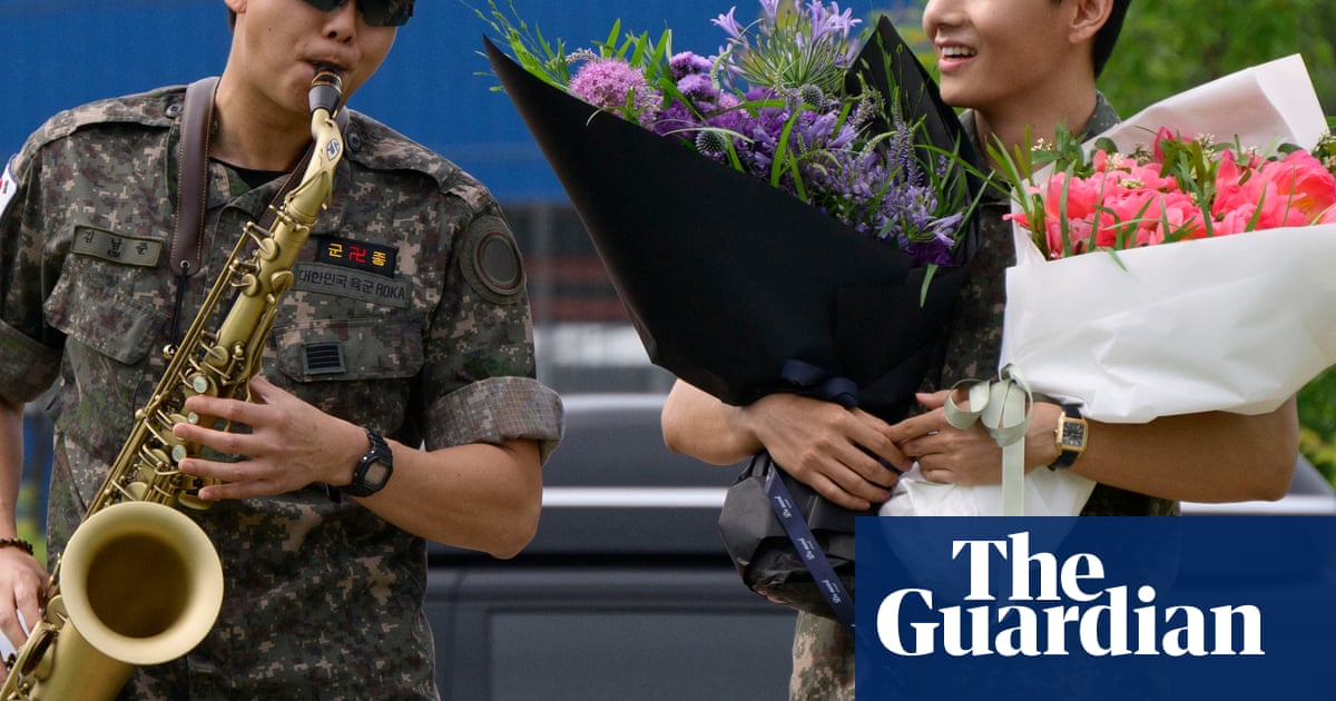BTS stars RM and V discharged after completing military service in South Korea | BTS