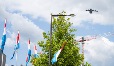RTL Today - National Day rehearsal: Military aircraft and helicopter flew over Luxembourg City