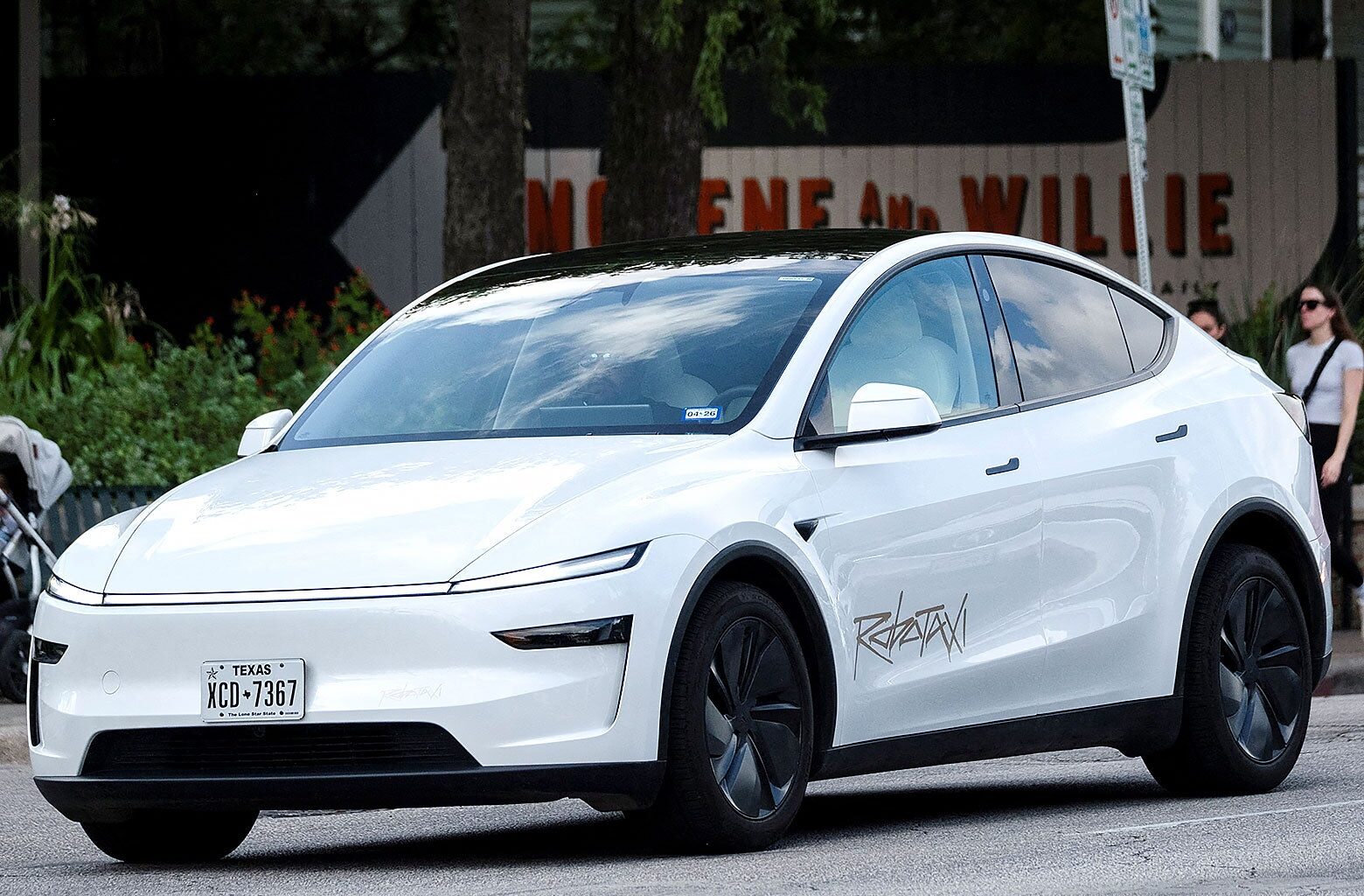 The embarrassing truth about Tesla’s robotaxis