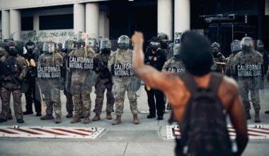 CNN: Miljoonia mielenosoittajia odotetaan Trump-vastaisiin protesteihin | Uutisia lyhyesti