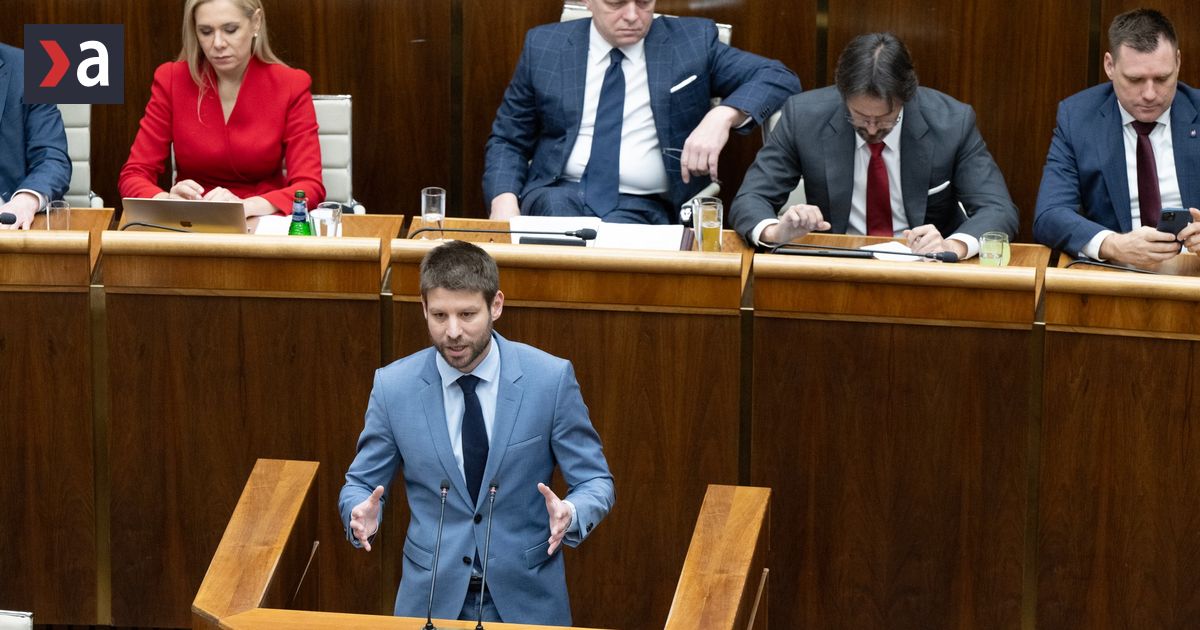 Progresívne Slovensko mlčí: Fico znovu diktuje témy