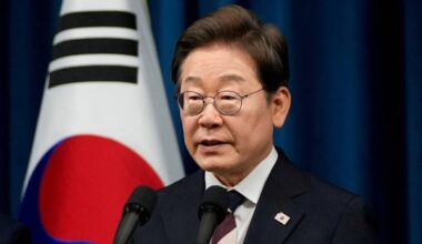 Ishiba agrees to strengthen ties with South Korea's Lee in call