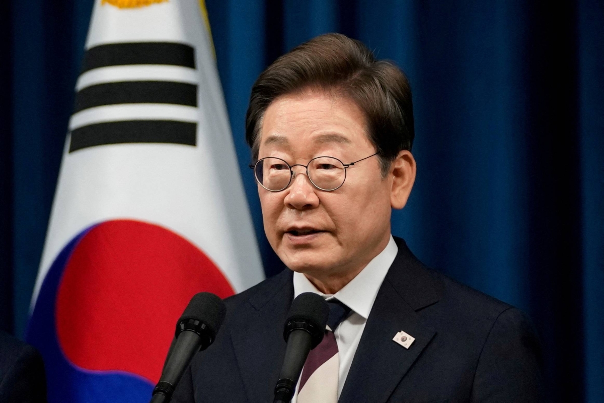 Ishiba agrees to strengthen ties with South Korea's Lee in call