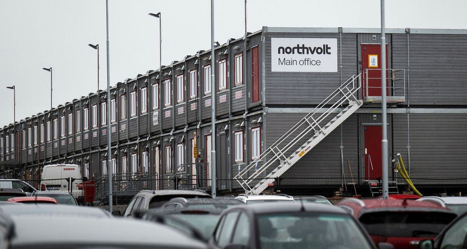 Bara sex från Northvolt fick nytt jobb via krisstöd