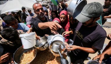 « Un piège mortel »… La nourriture sert d’arme à Israël pour détruire Gaza