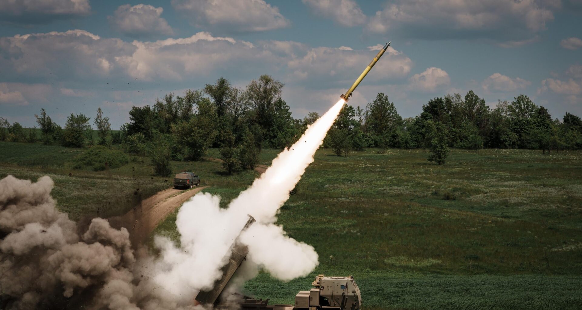 Ukraine HIMARS destroys Russian convoy near gas station: report