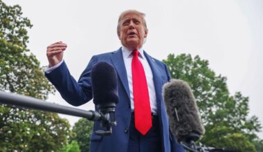 Trump Hints He’ll Hold Off Iran Strike, Give Diplomacy Time