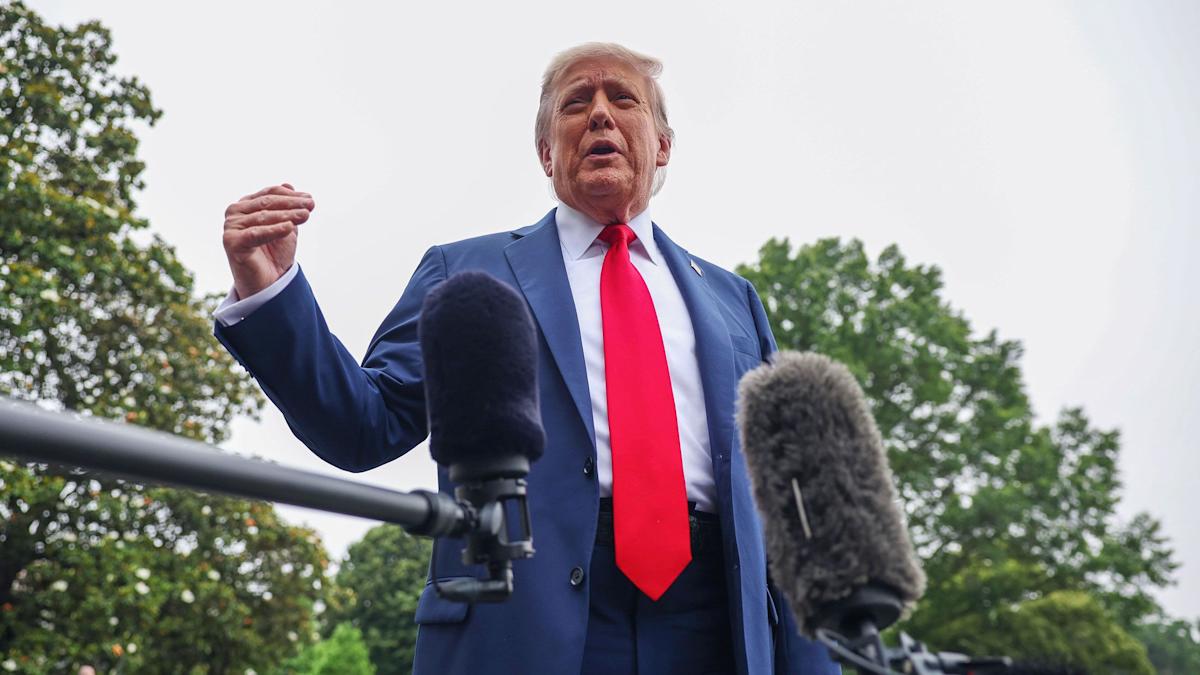 Trump Hints He’ll Hold Off Iran Strike, Give Diplomacy Time