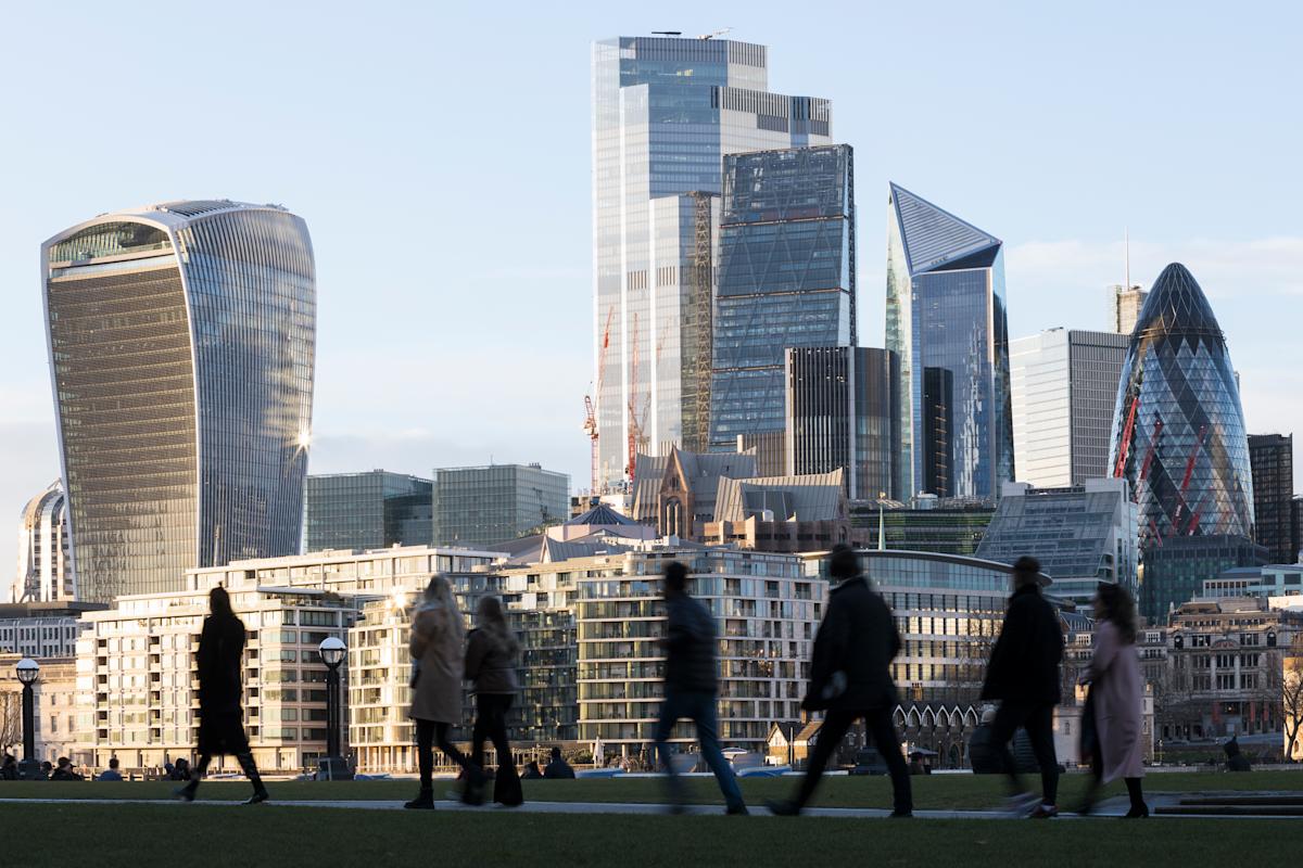 UK economy shrinks by 0.3% in April
