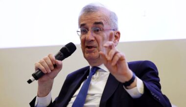 ECB's Villeroy says France can limit budget deficit to 5.4%
