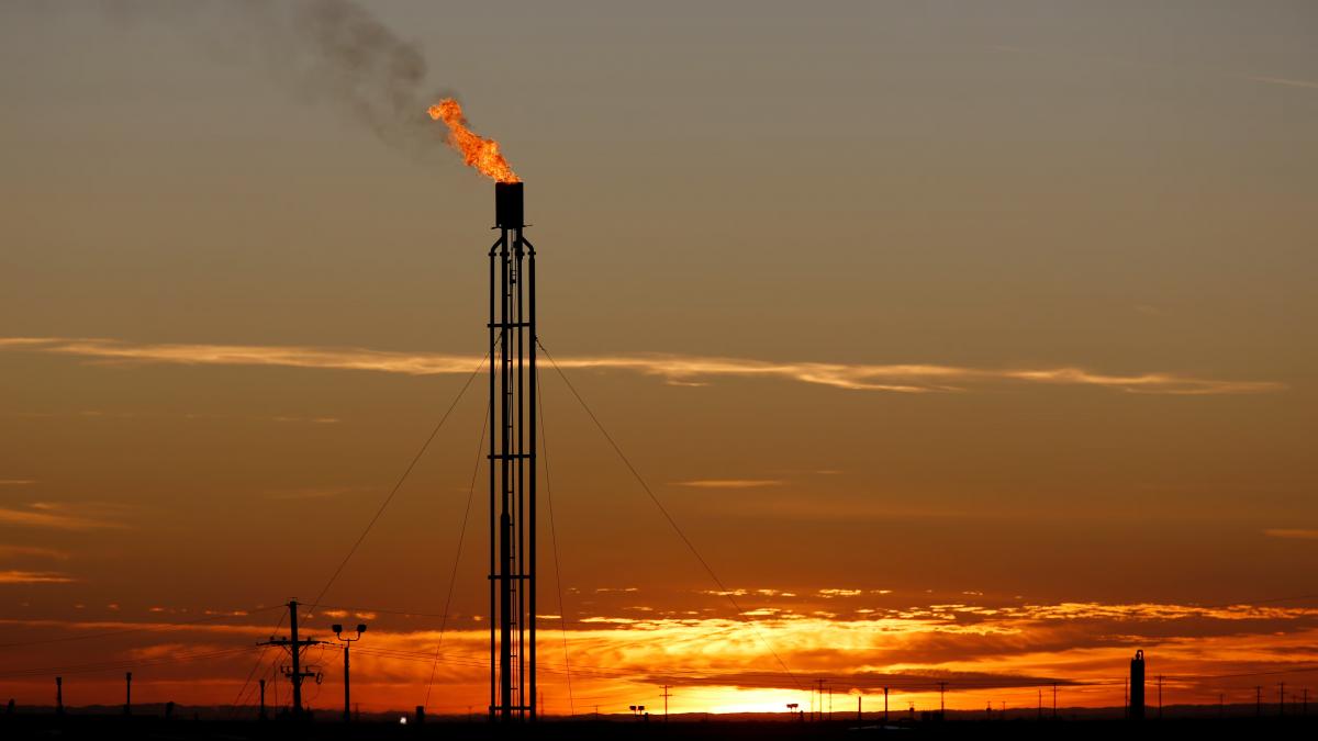 Pfluger Bill to Ease LNG Export Rules Advances in House Committee