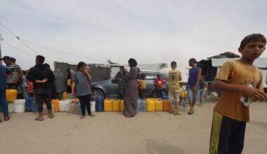 Gaza : ils attendaient des camions transportant de l'aide humanitaire, 51 Palestiniens tués après des tirs d'obus israéliens près d'un centre d'aide